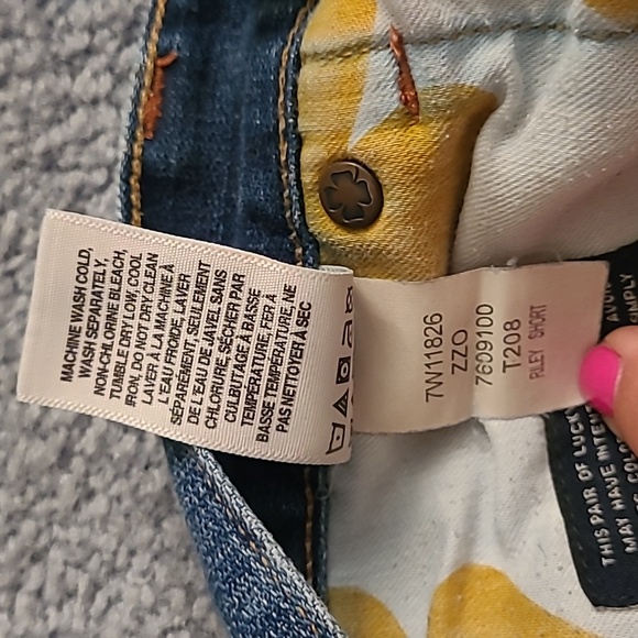 Lucky Brand Riley cut-off shorts, denim, size 2/26 - Picture 5 of 8